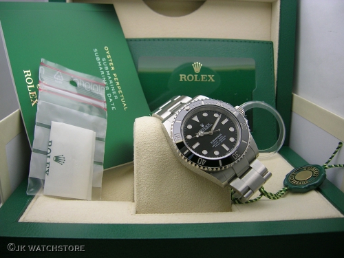 ROLEX SUBMARINER 124060 2024 41MM DSCN5108_5bd63b.JPG